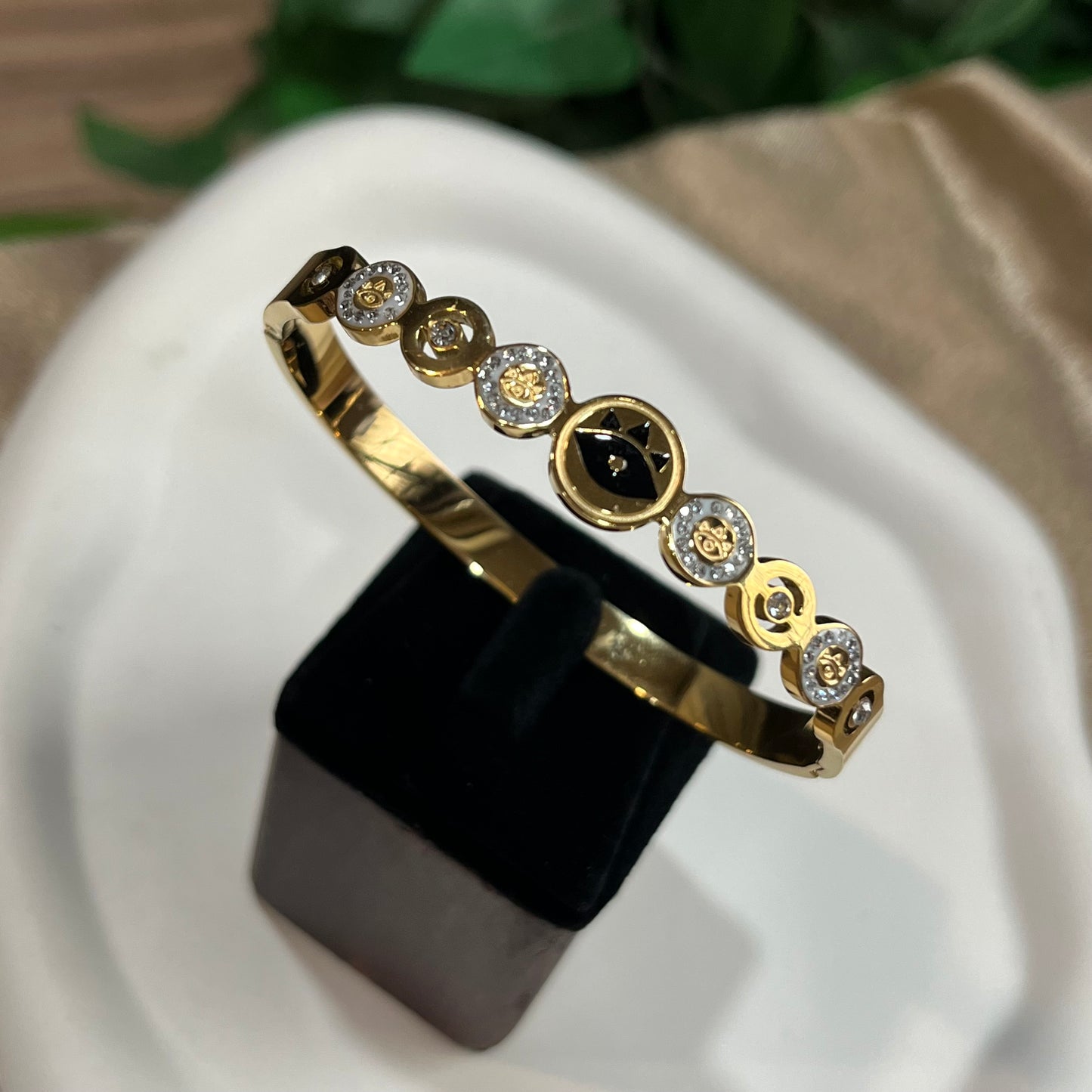 Black Eye Zircon Rings Kada