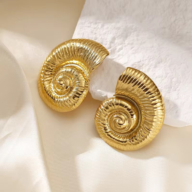 Snail-Shaped Earrings - O16