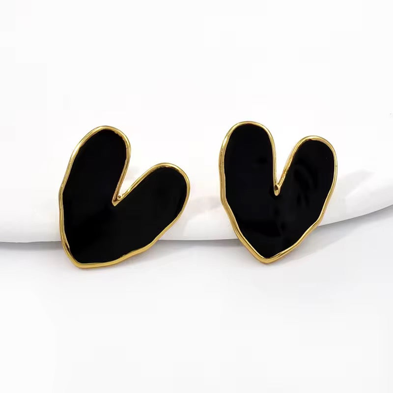 Black Heart Stud Earrings - O15