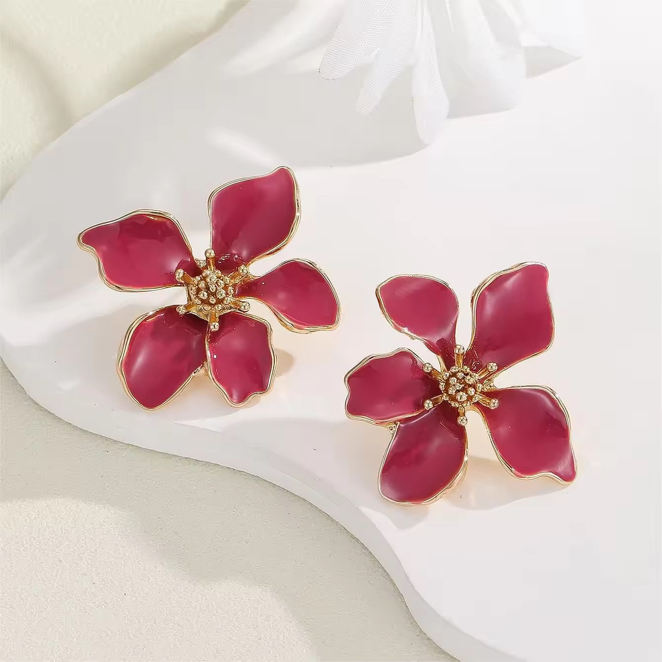 White Enamel Flower Earrings - O34