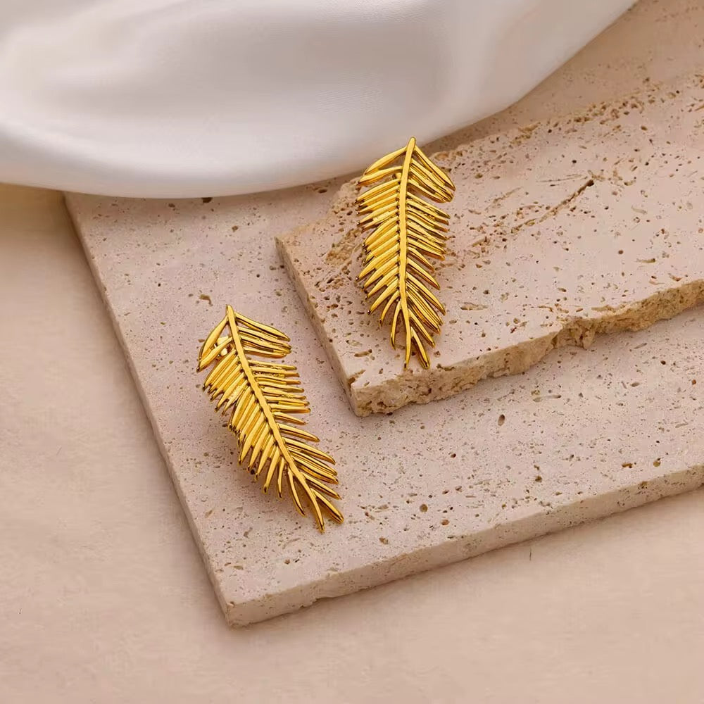 European-style Leaf Earring