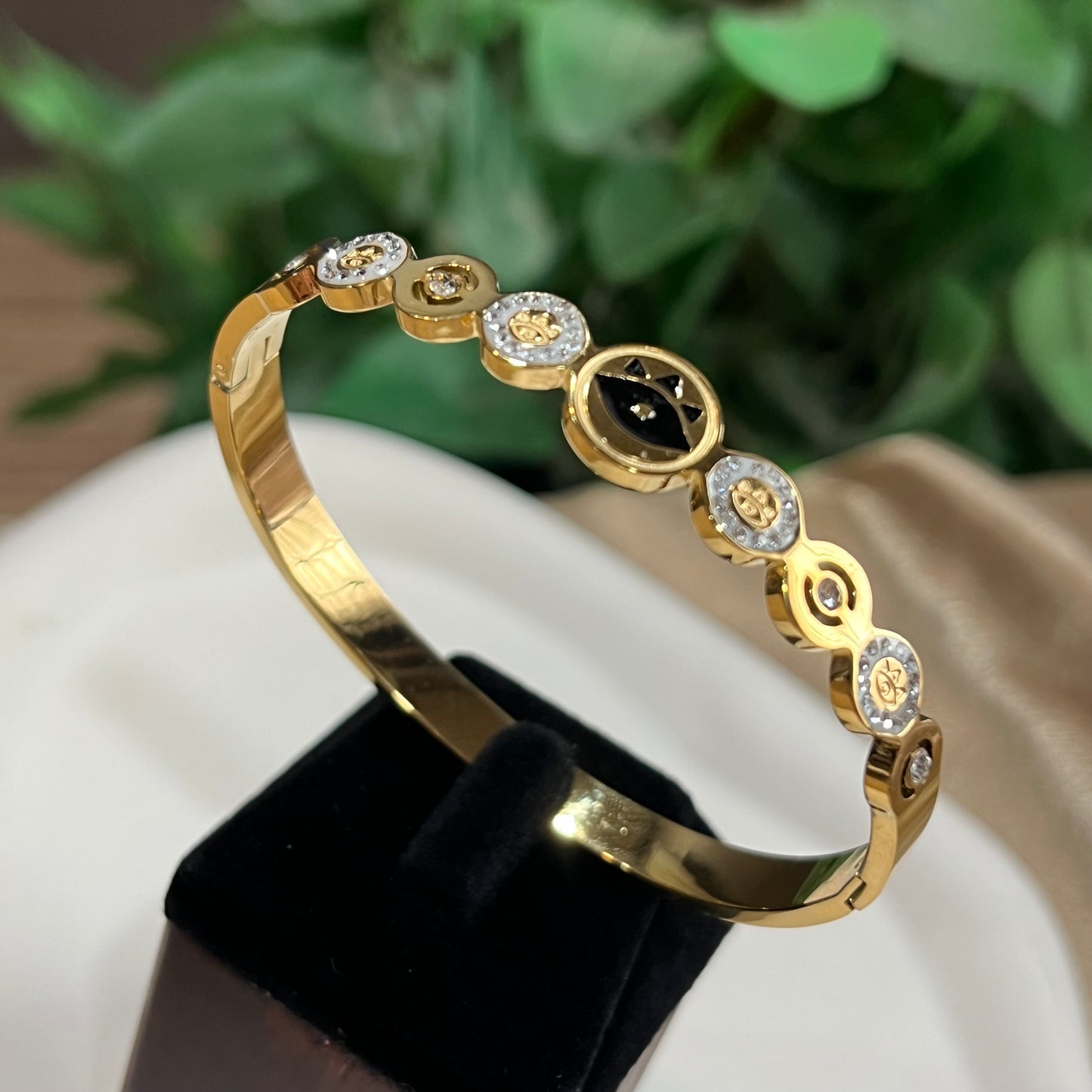 Black Eye Zircon Rings Kada