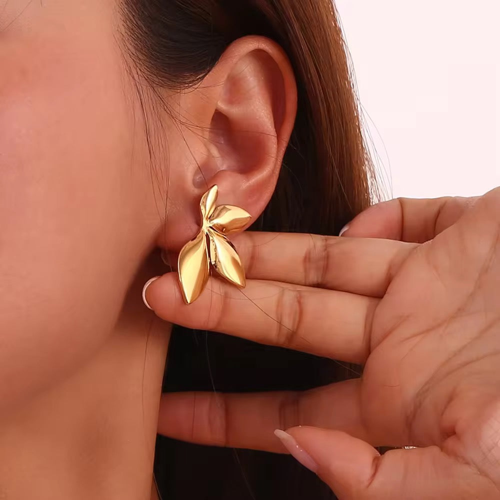 Leaf-shaped Earrings - O32