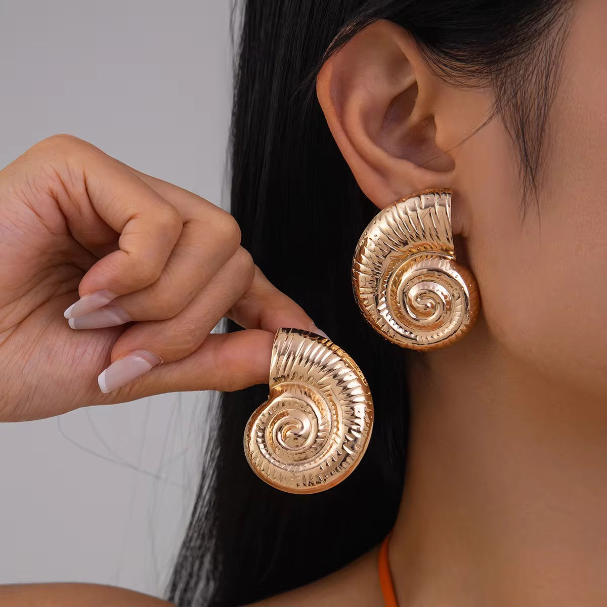 Snail-Shaped Earrings - O16