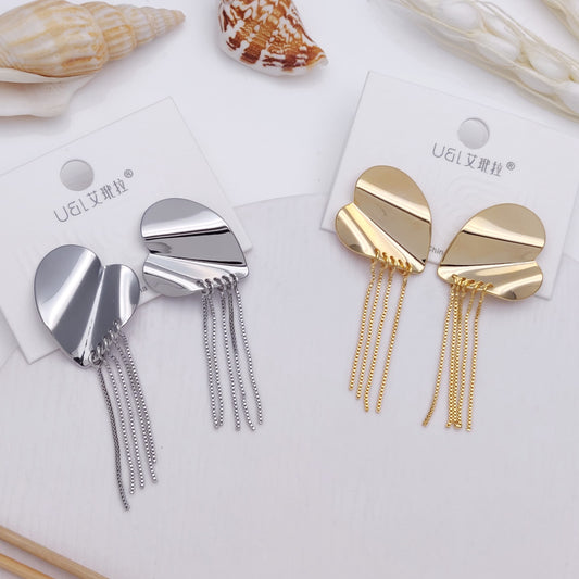 Heart-Curve Chain Drop Earrings