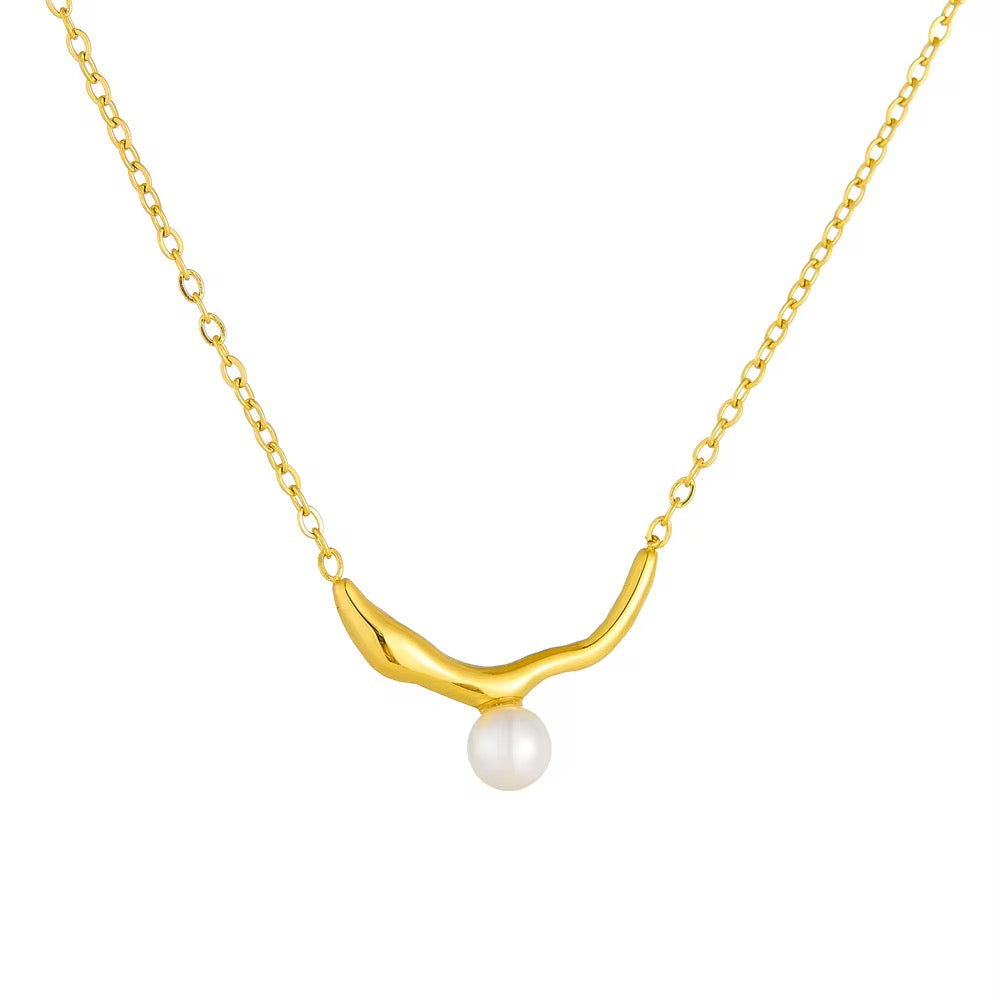 Chic Pearl Charm Necklace