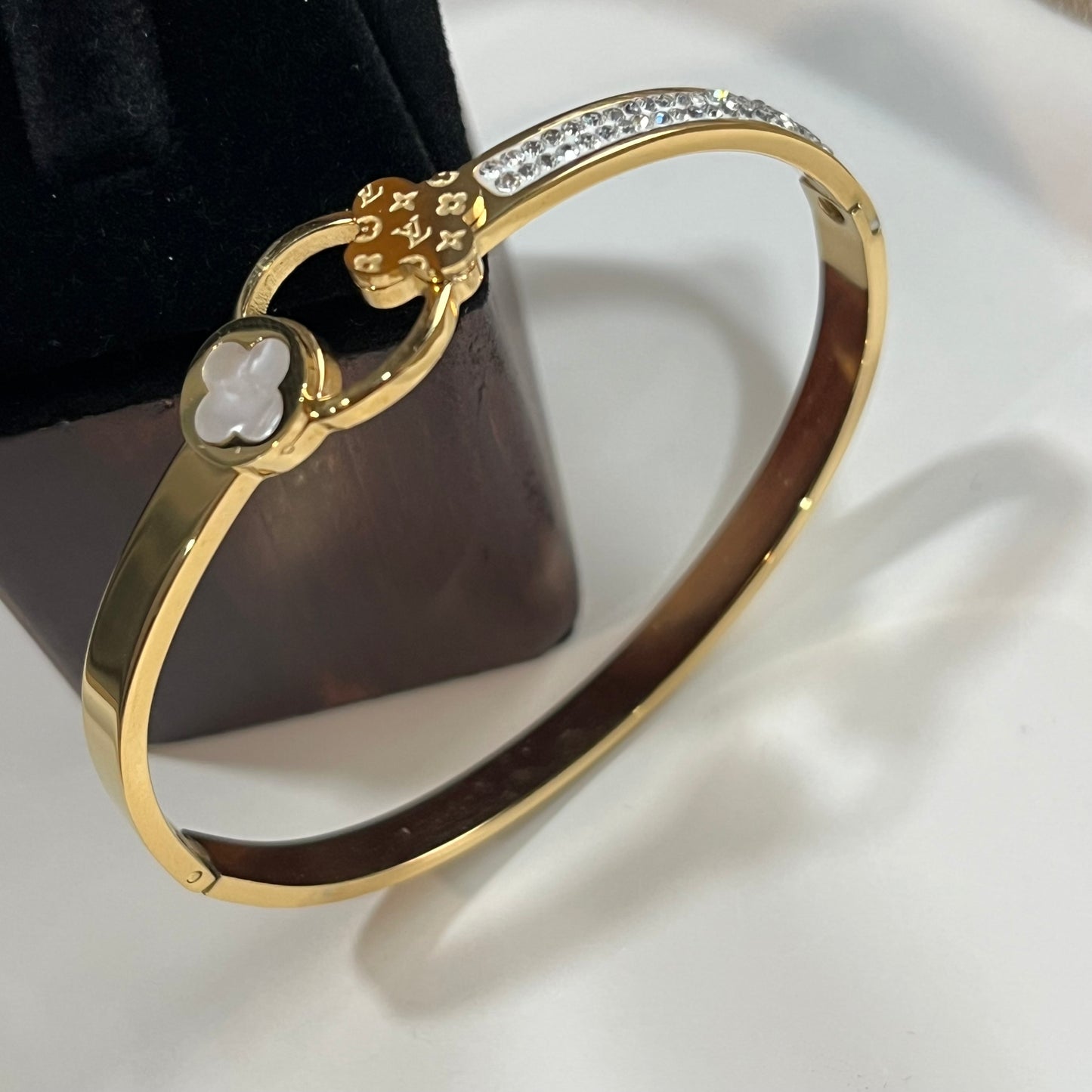 Clover Zircon Kada Bracelet