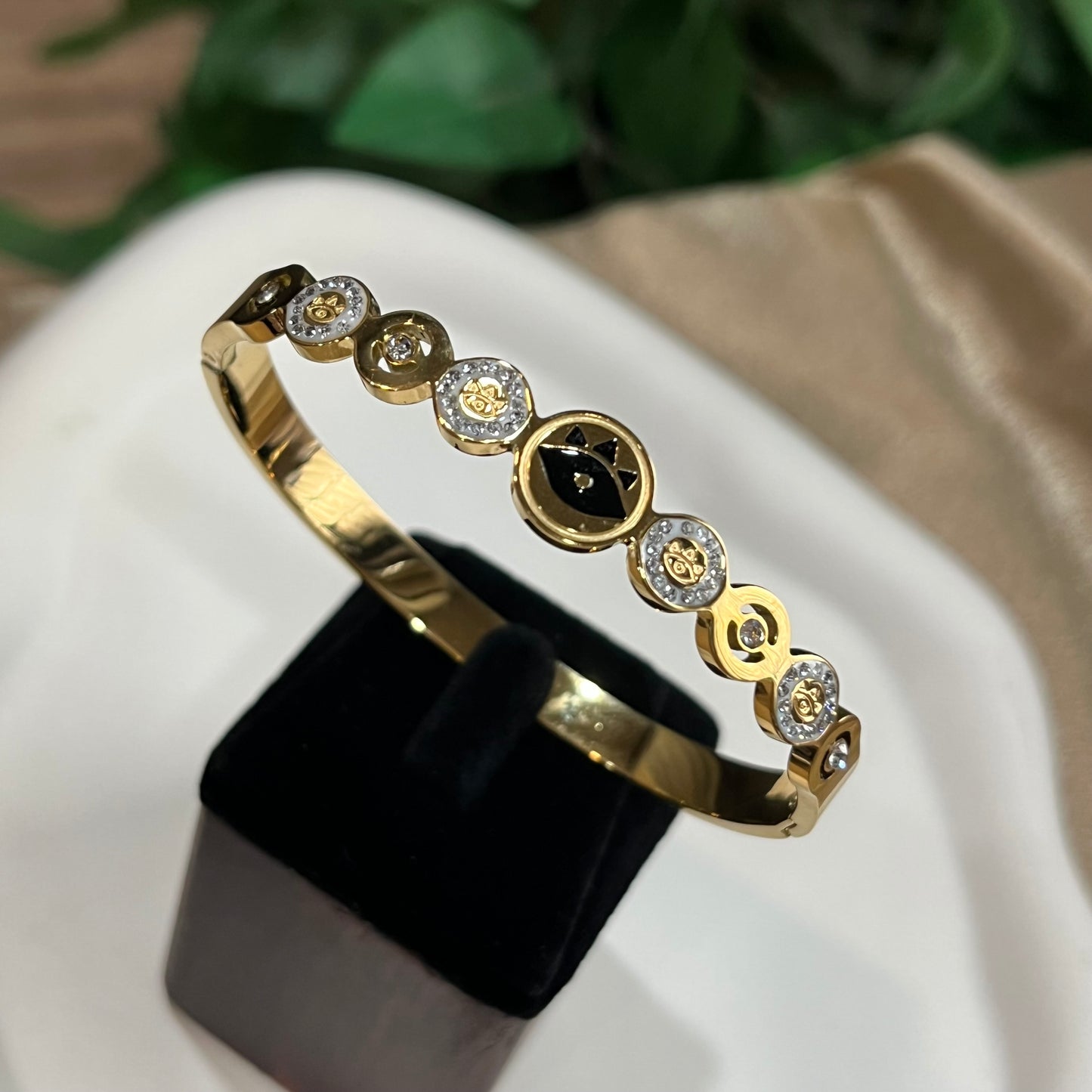 Black Eye Zircon Rings Kada