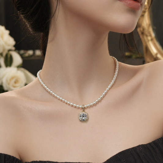 Elegant Pearl Pendant Necklace
