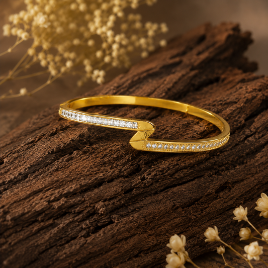 Sparkling V Statement Bracelet
