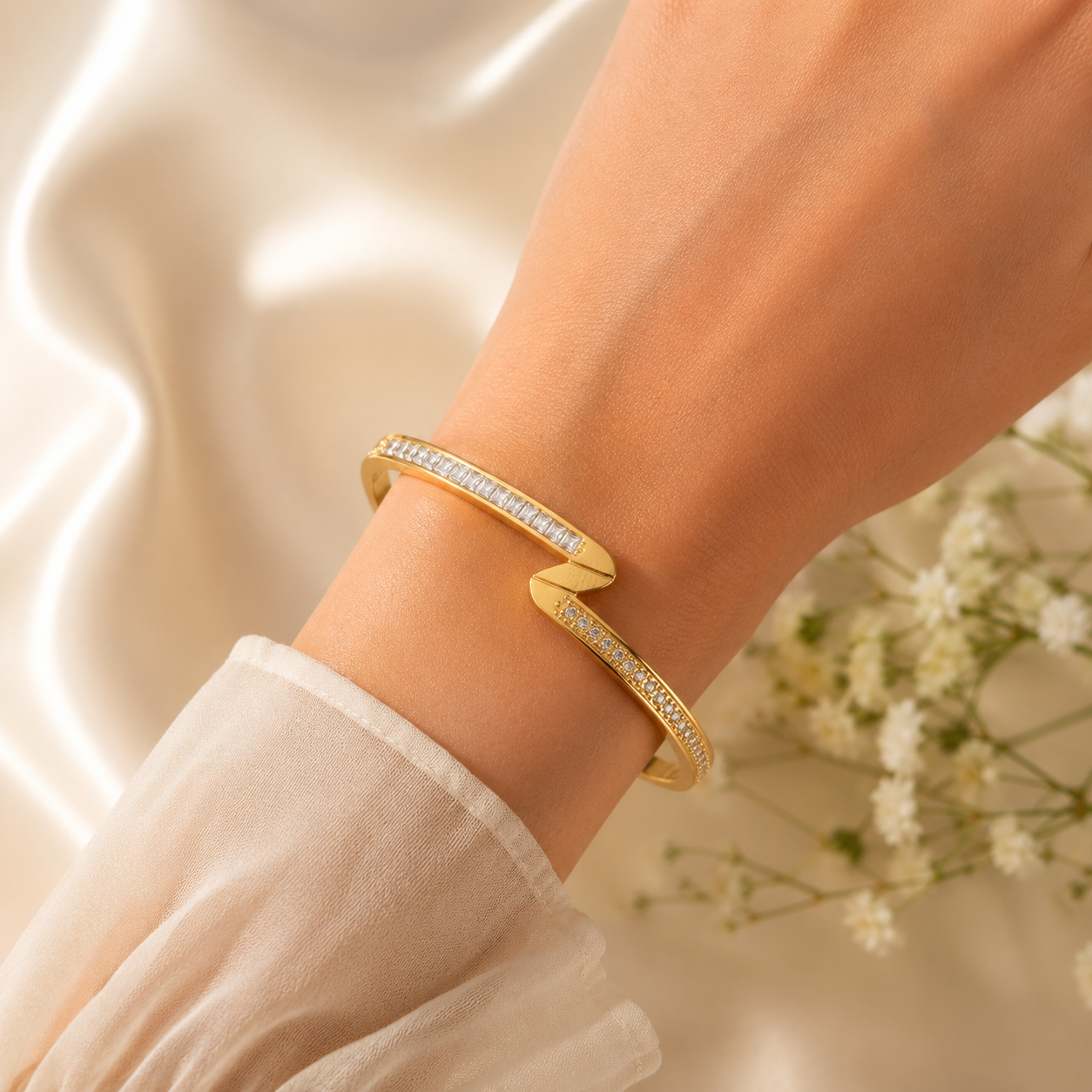 Sparkling V Statement Bracelet