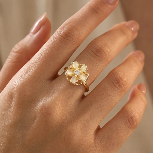 White Flower Rotating Ring
