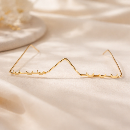 Golden Crescent Moon Facelet