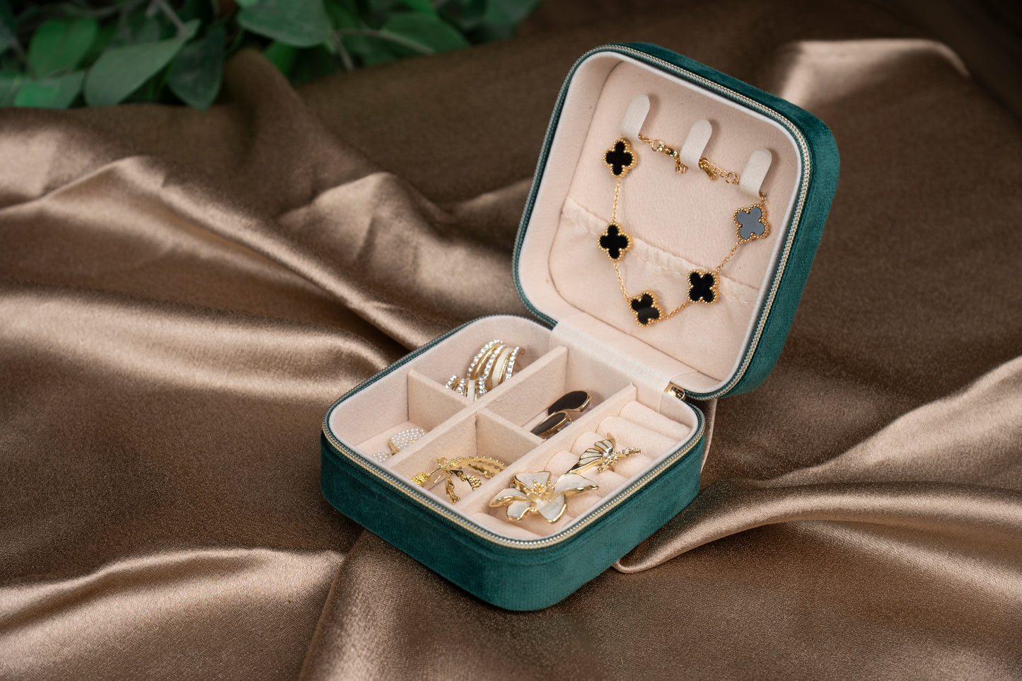 Green Jewelry Organizer