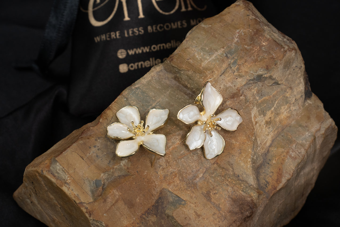 White Enamel Flower Earrings - O34
