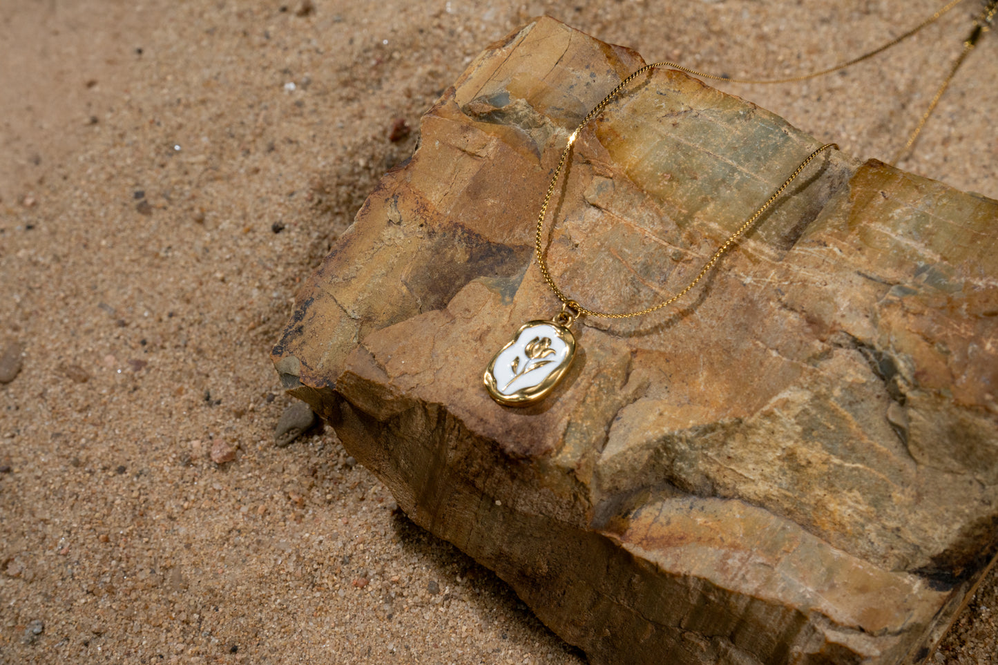 Rose Pendant Necklace - N9