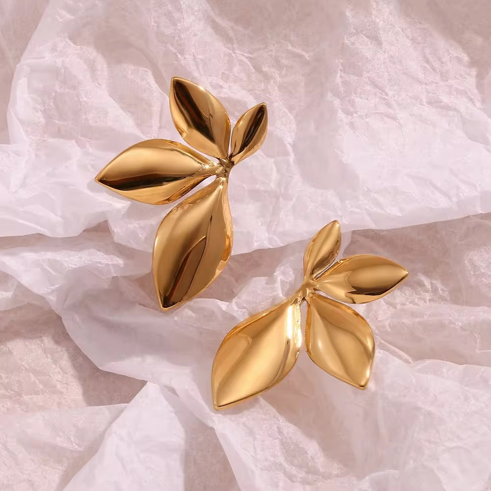 Leaf-shaped Earrings - O32