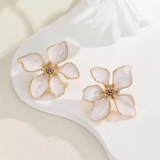 White Enamel Flower Earrings - O34