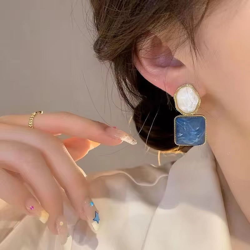Sparkling Water Blue White Earrings - O26