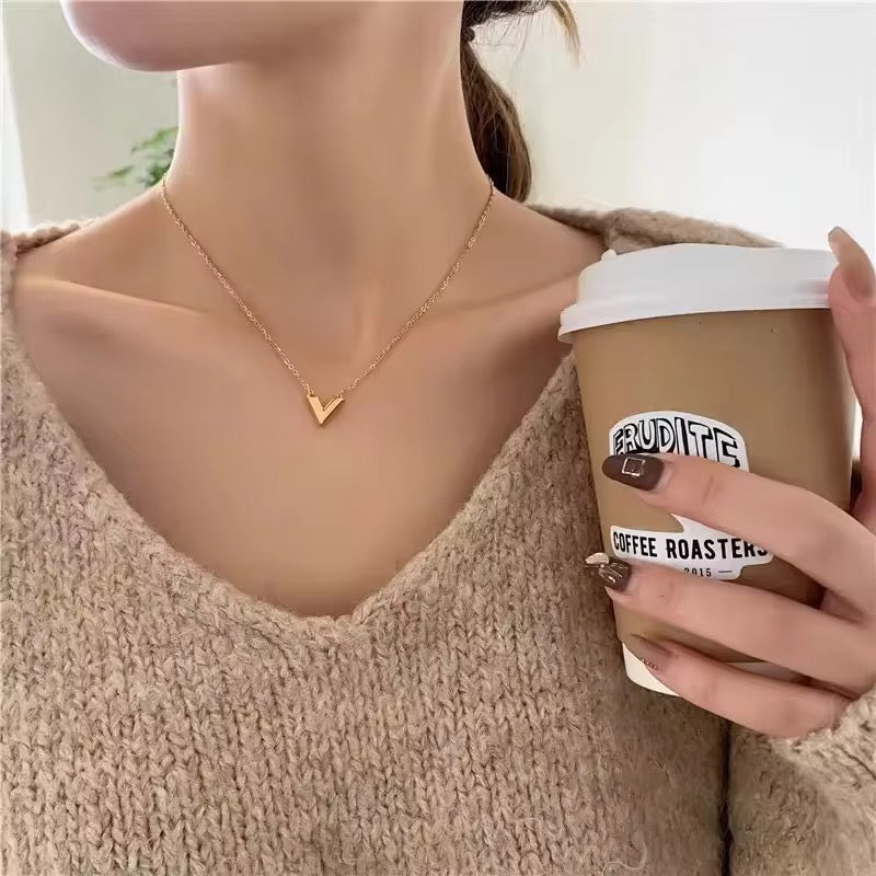 V-Shape Pendant Necklace - N15