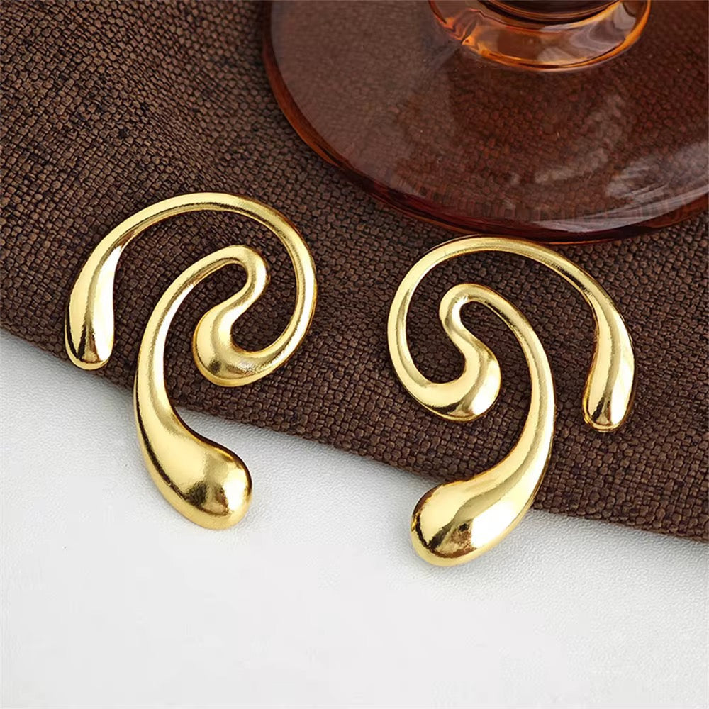 Irregular-shaped Earring