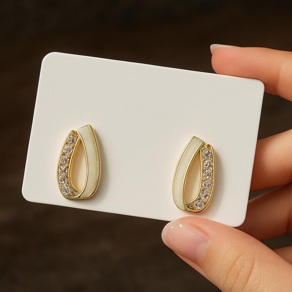 Tear Shape White Earrings - O20