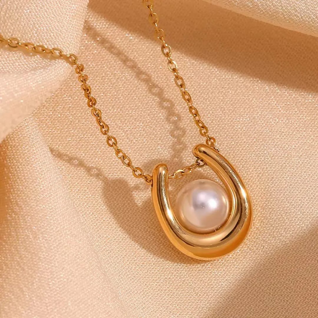 Pearl Arc Necklace