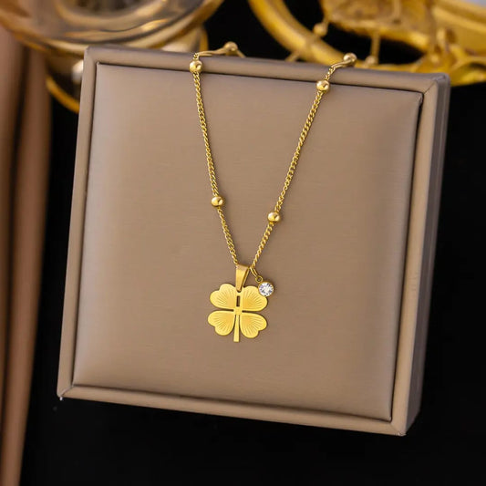 Clover charm necklace