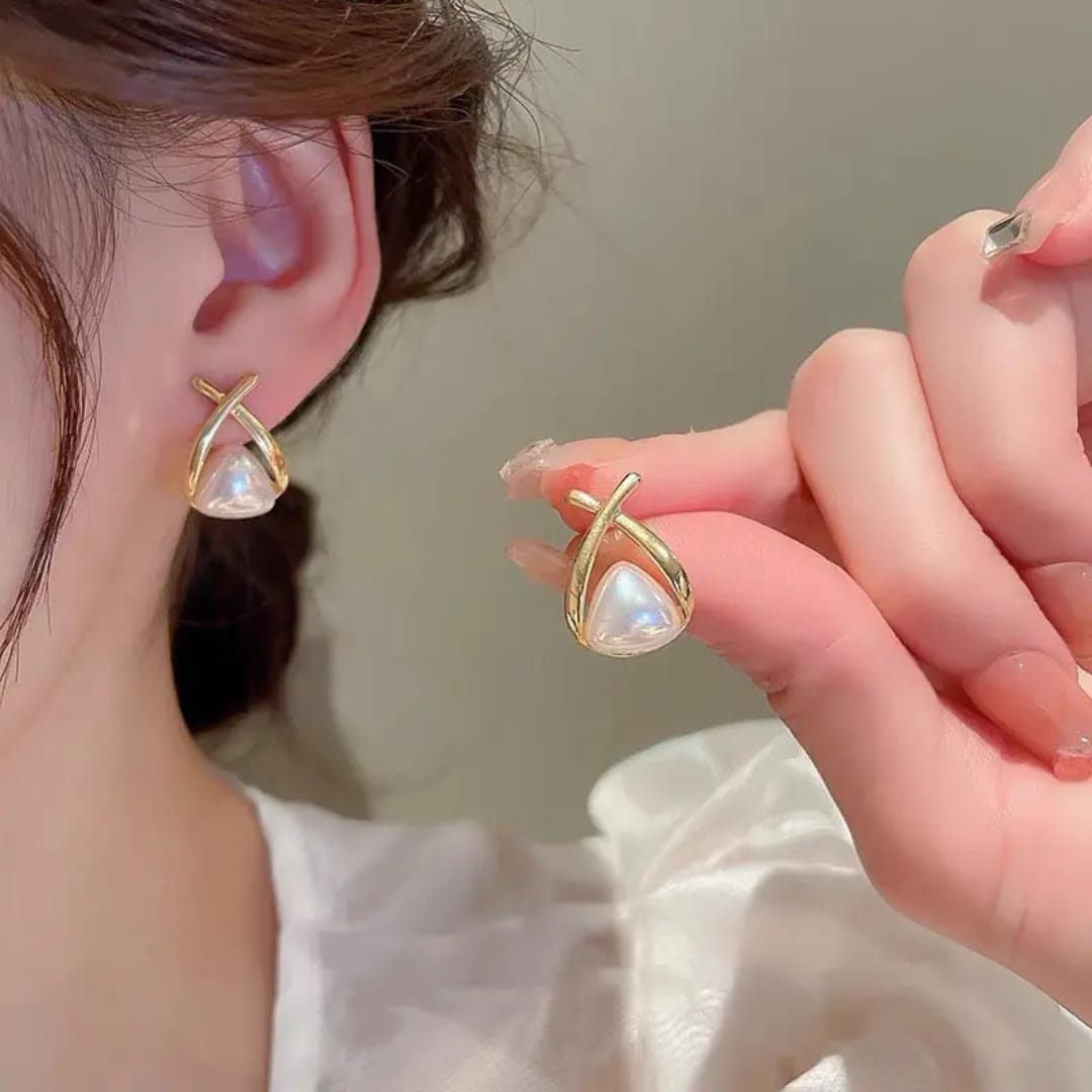 Pearl knot studs