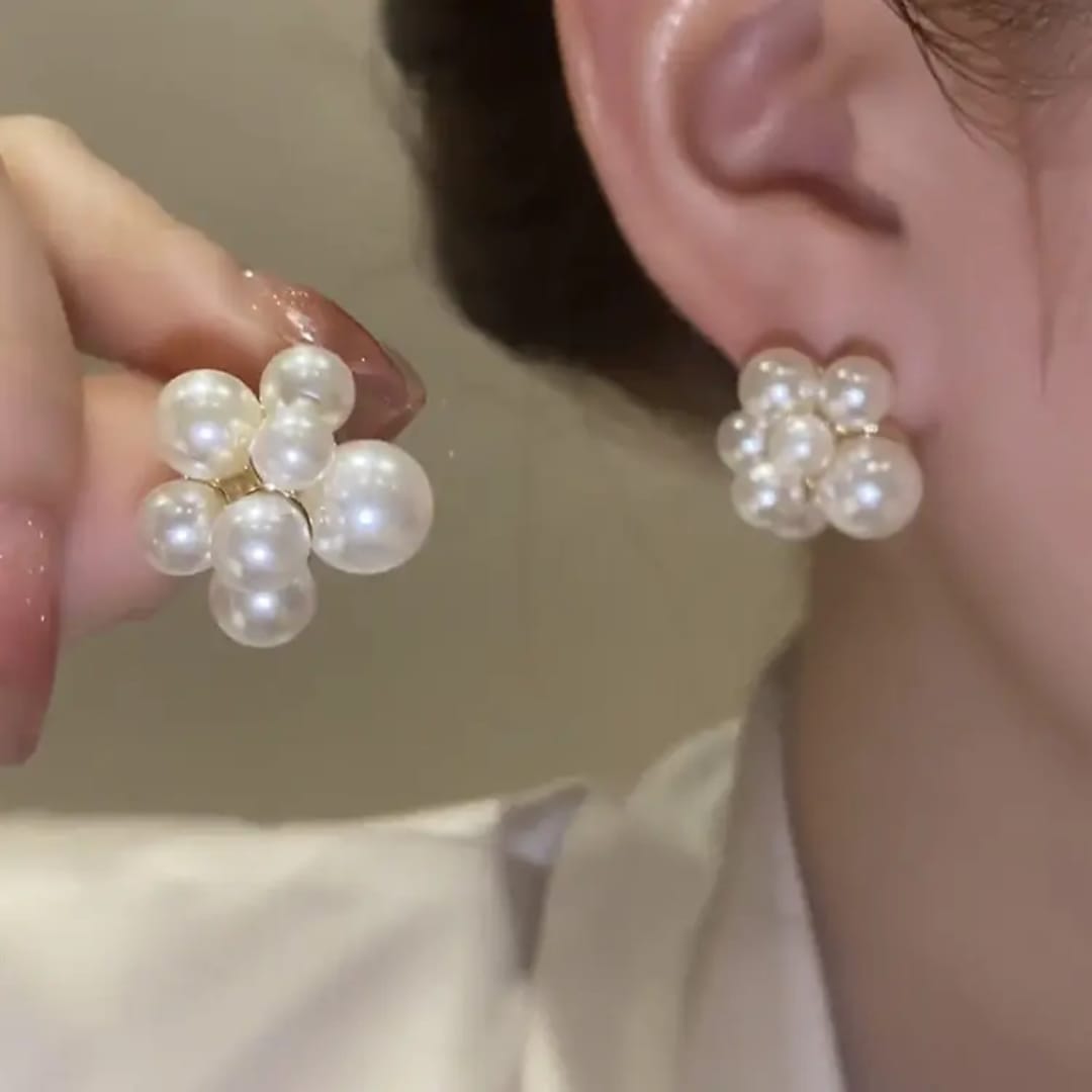 Pearl cluster flower studs