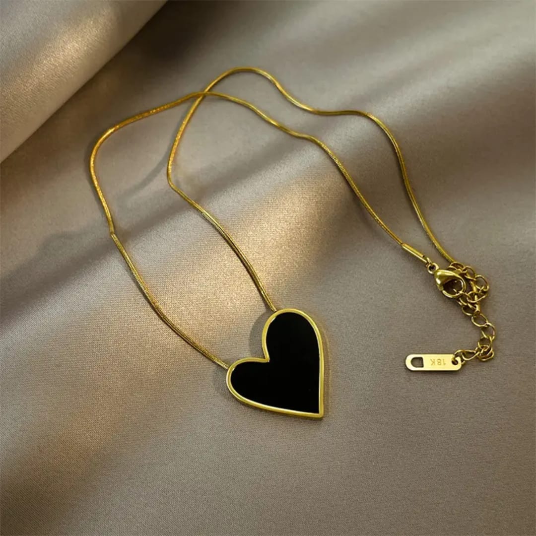 Black Heart Pendant Necklace