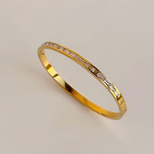 Slim Linear Crystal Kada
