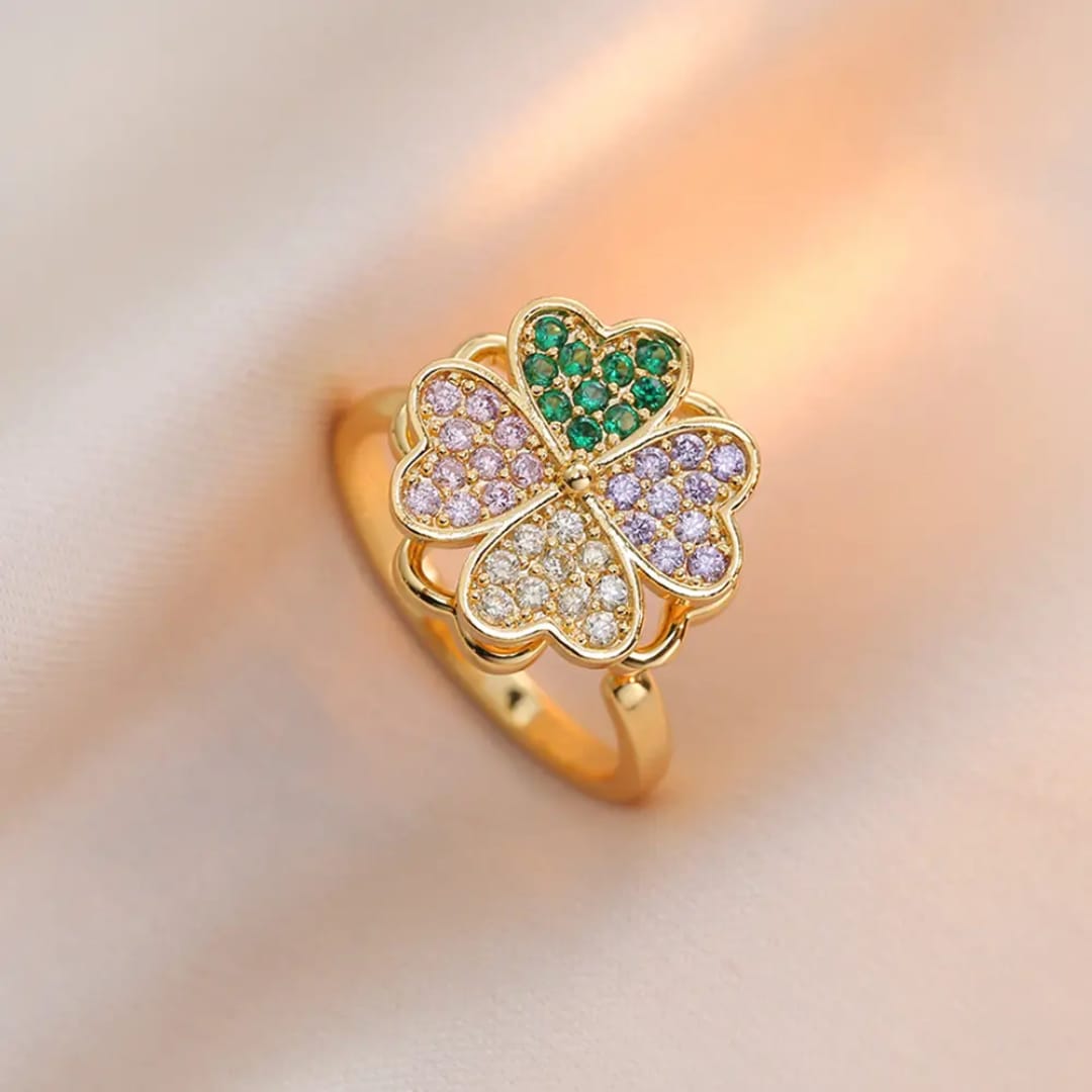 Rotating Crystal Clover Ring