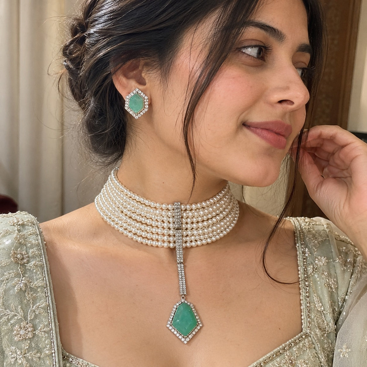 Navratna Pearl Choker