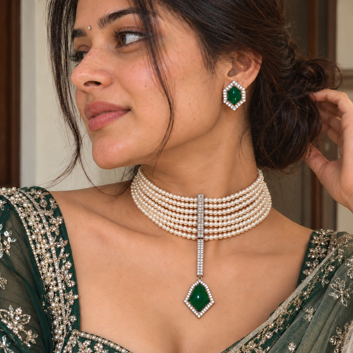Navratna Pearl Choker