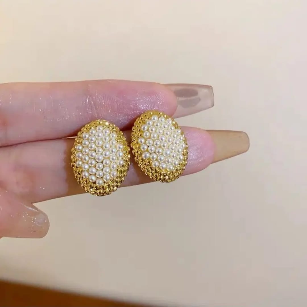 Oval Pearl Studs