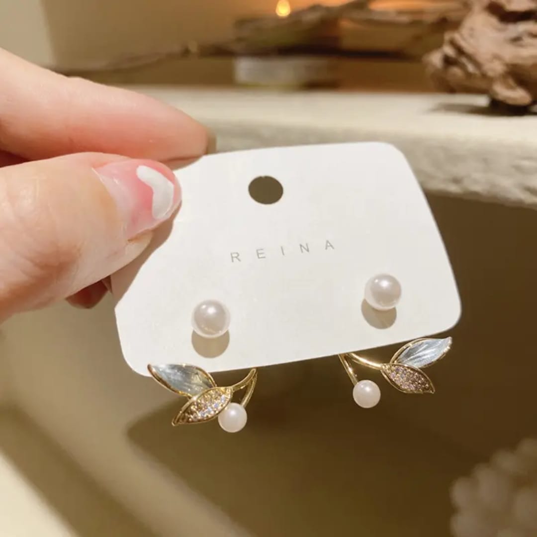 Leaf Pearl Ear Studs