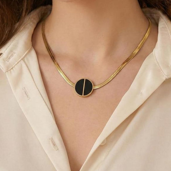 Black Round Pendant Necklace