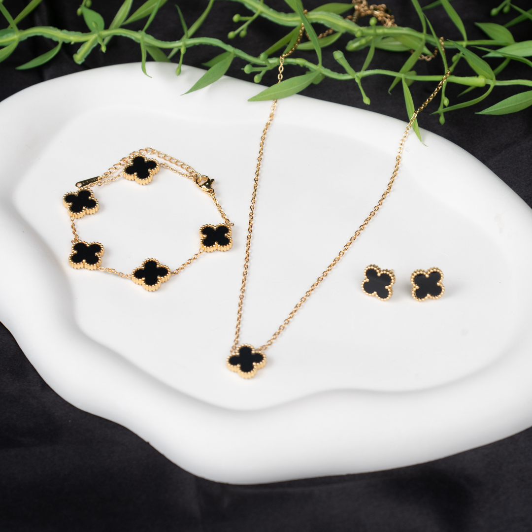 Clover Shape Black Pendant Set (Earrings, Necklace, Bracelet)