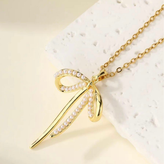 Ribbon Pendant Necklace